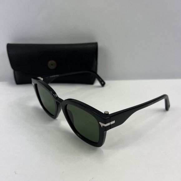 G-Star Accessories - G-Star Raw Sunglasses Women GS626S‎ Insert Ceaton Black.  New With Case.